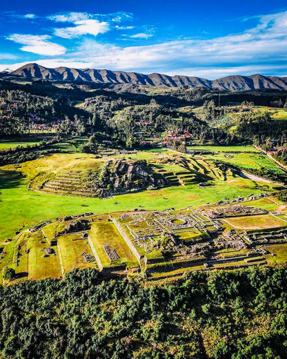 Vue aérienne du site archéologique inca de Sacsayhuamán près de Cusco au Pérou.