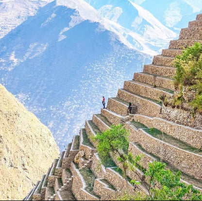 Terrasses agricoles incas en pierre dans la Vallée Sacrée des Andes au Pérou.